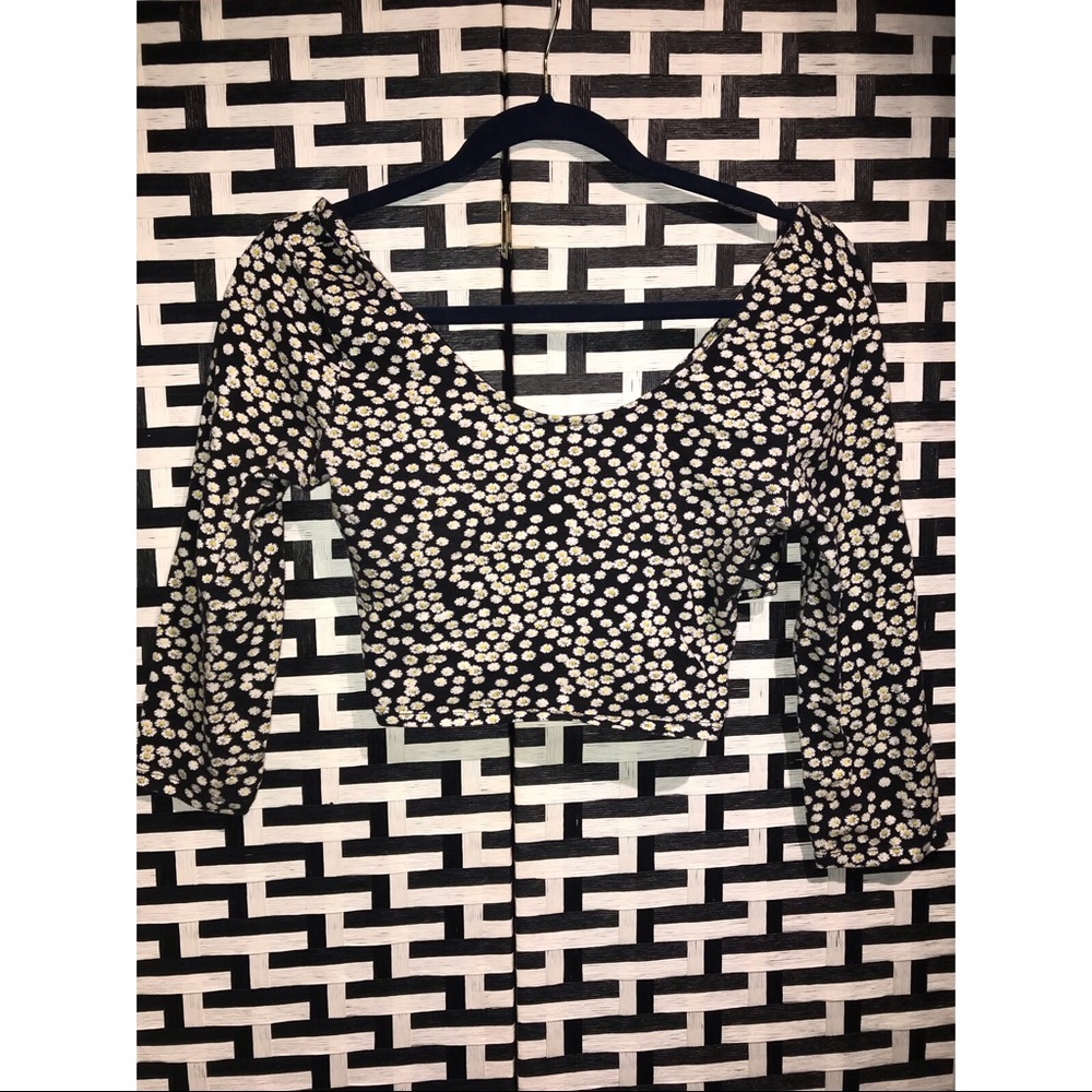 Daisy print crop top 🤘